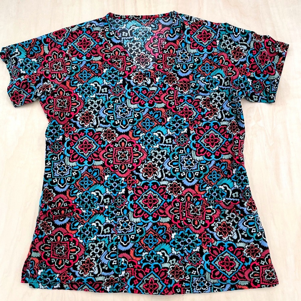 Butter-Soft Scrub Top Womens Medium Teal Pink Medallion Stretch Marrakesh Malaga